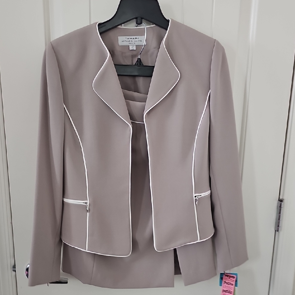 Tahari Tan and White Blazer with Tailored Design